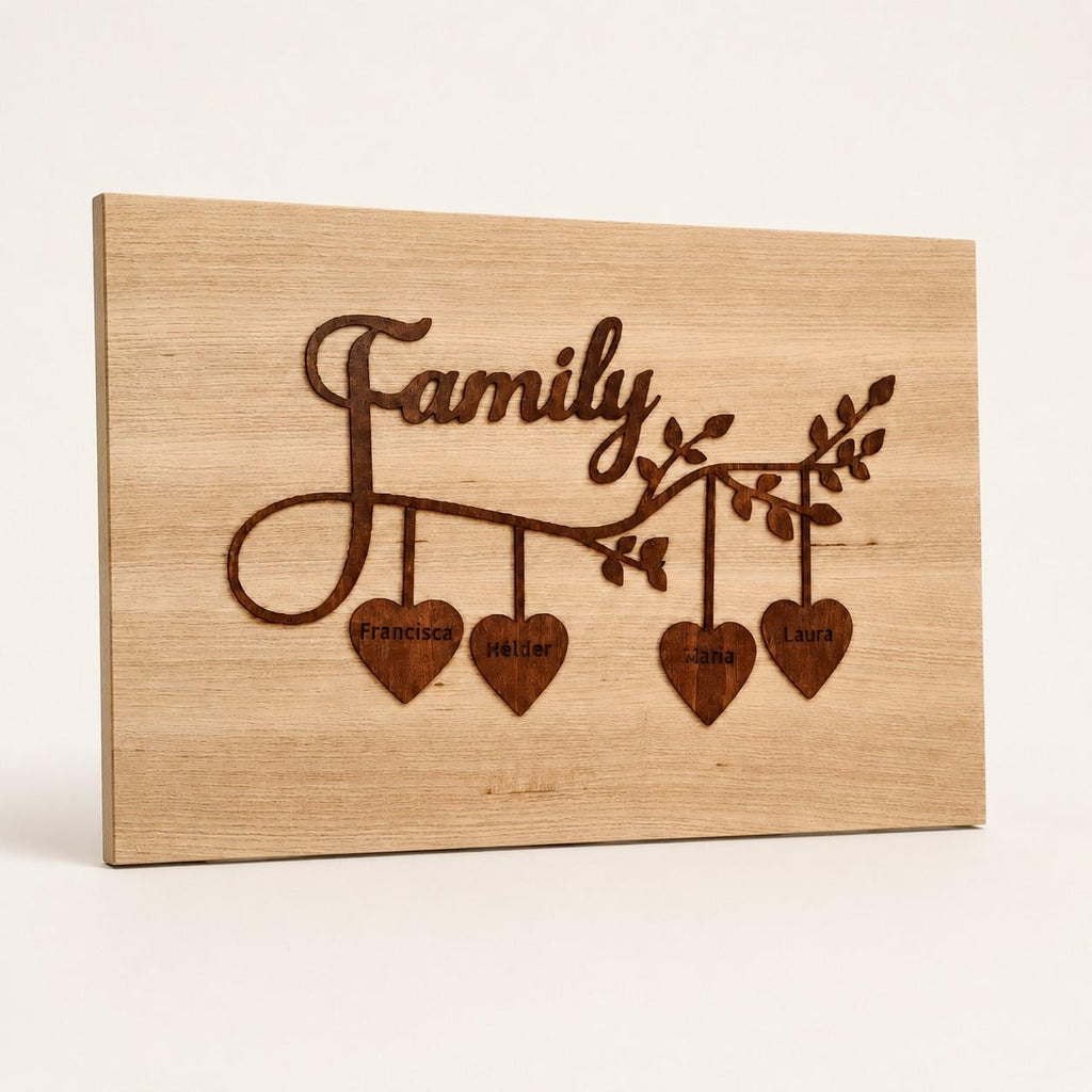 Placa de Família Personalizada – Decoração de Parede em Madeira com Nomes e Corações Personalizados