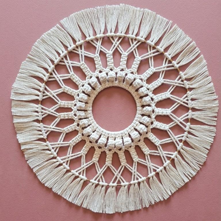 Sol da Vida – Macramé Redondo Artesanal para Parede e Centro de Mesa