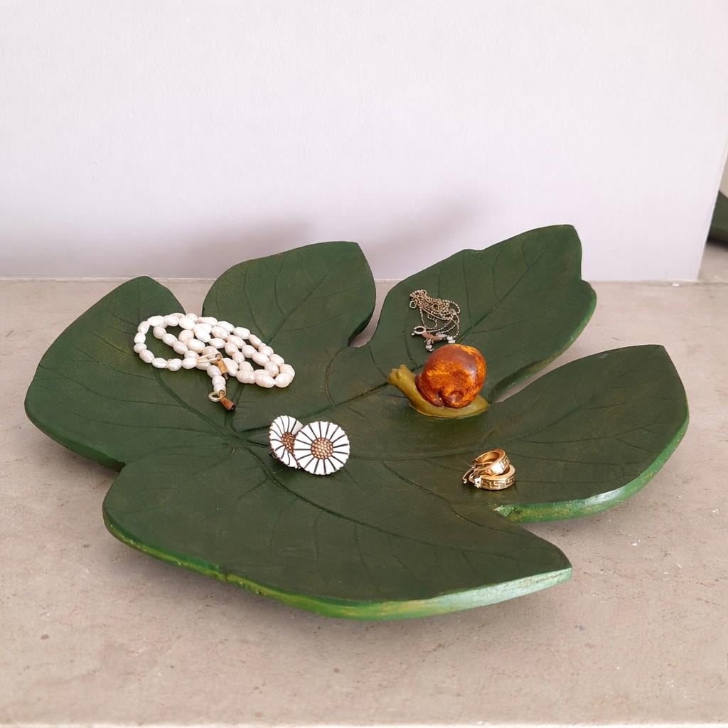 Fig Leaf Trinket Dish – Handmade Air Dry Clay | 25cm | Nature Inspired Decorative Holder