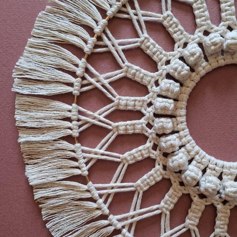 Sol da Vida – Macramé Redondo Artesanal para Parede e Centro de Mesa