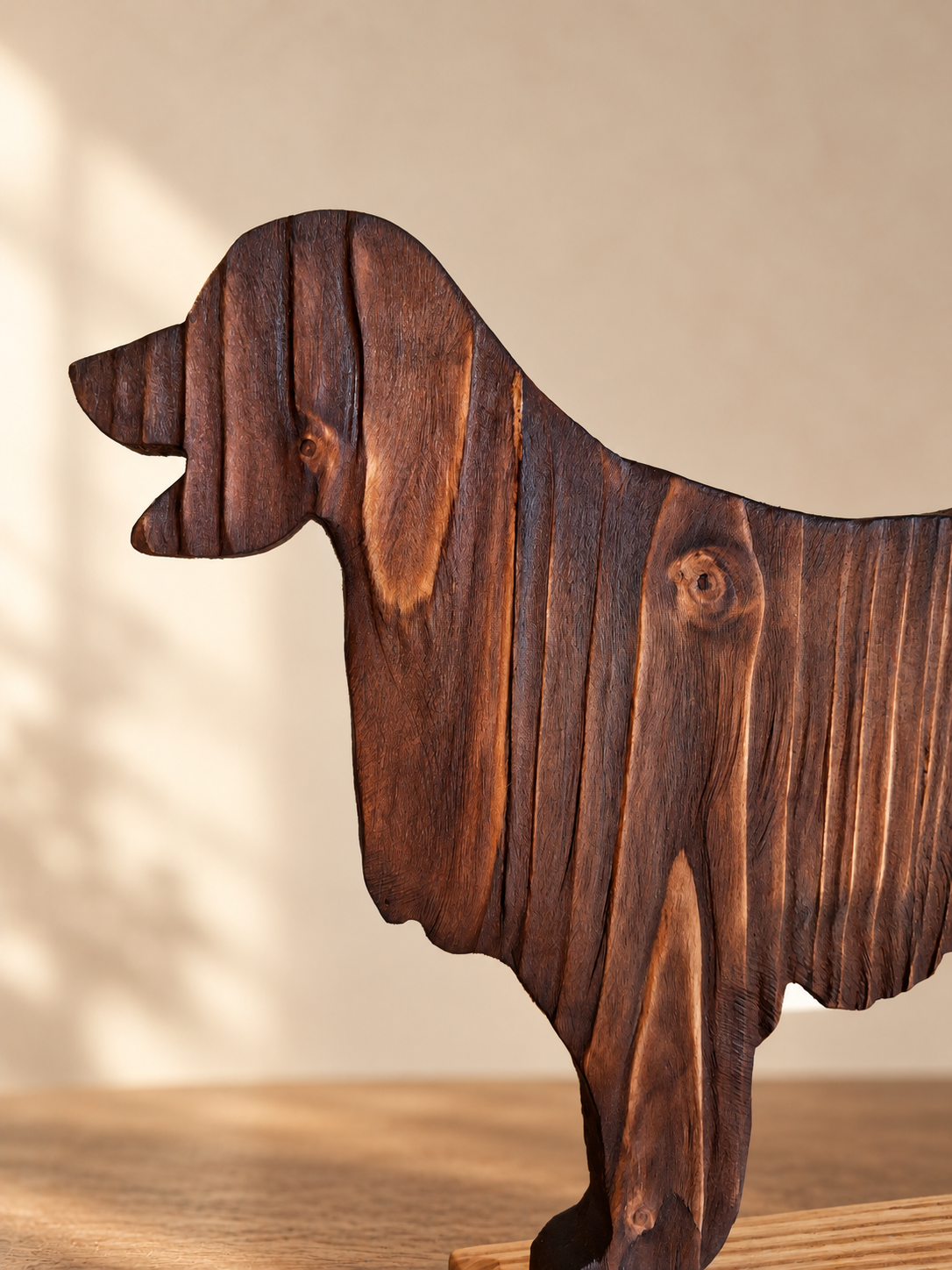 Escultura Cão em Madeira, Decoração Artesanal para Amantes de Cães