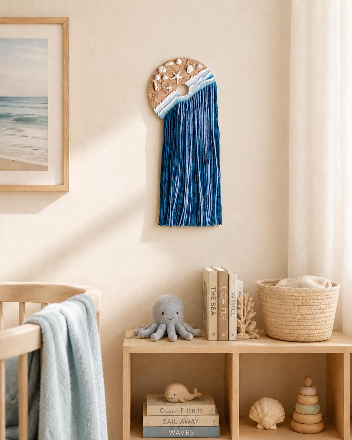 Calm Tide – Decoração de parede artesanal com motivos costeiros em barro, madeira e algodão